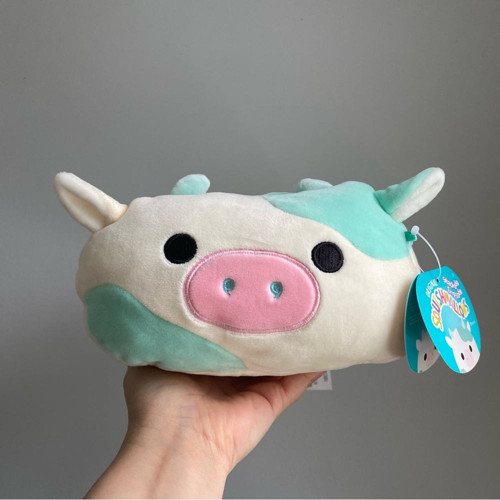 Belana the Cow 8” Stackable Squishmallows 2022